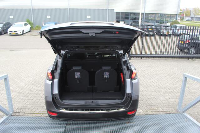 Peugeot 5008 1.2 PureTech Active Pack Business 7 Zitplaatsen/Navigatie/Climate Control/Multifunctioneel Stuur/Bluetooth/Cruise Control/Parkeersensoren/Elektrische achterklep/Privacy glass/Camera/Keyless/Dode hoek waarschuwing buitenspiegels/Digital dash