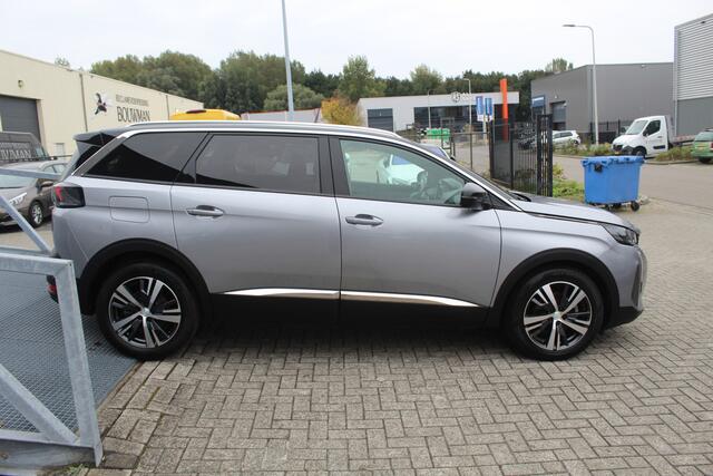 Peugeot 5008 1.2 PureTech Active Pack Business 7 Zitplaatsen/Navigatie/Climate Control/Multifunctioneel Stuur/Bluetooth/Cruise Control/Parkeersensoren/Elektrische achterklep/Privacy glass/Camera/Keyless/Dode hoek waarschuwing buitenspiegels/Digital dash