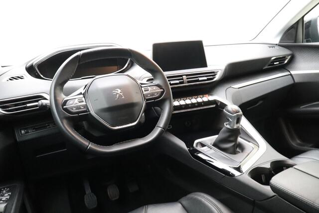 Peugeot 5008 1.2 PureTech Blue Lease Executive | Achteruitrijcamera | Parkeersensoren V + A | Climate control | Lederen stoelen | Draadloze telefoonlader | Navigatie | Lichtmetalen velgen 17'' |