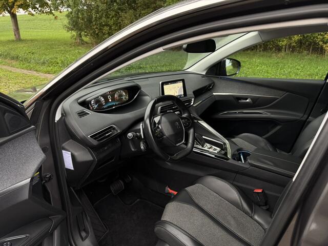 Peugeot 5008 1.6 e-THP Allure |Stoelverwarming|7 zitplaatsen|Apple Carplay|Full Led|Blind Spot|