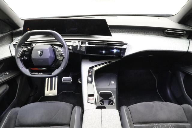 Peugeot 5008 1.2 Hybrid GT 136 PK | 8-Traps Automaat | Mistral Executive Interior (GT) | Trekhaak inclusief verhoogd trekvermogen | Panoramisch schuifdak | VOL opties | Direct leverbaar | Demo