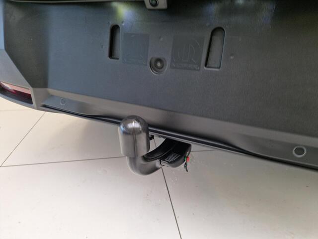 Peugeot 5008 1.6 Plug-in Hybrid 195 Allure 7,4 kW | Trekhaak | Seat Pack | Panoramic Navigation Pack | 360 Vision & Drive Assist Pack