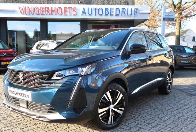 Peugeot 5008 130 Pk * Dikke GT * 7-Persoons * Super Luxe * Navigatie * Alcantara / Lederen Bekleding * Dodehoekbewakingsysteem * Achteruitrij Camera * Elektrisch bed. Achterklep * Adaptive Cruise & Climate Control * DAB Radio * Vingerhoets; Vierde Generatie Eerstekla