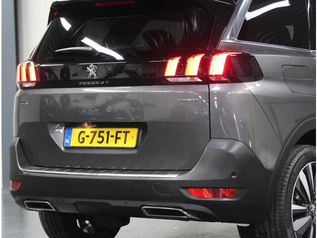 Peugeot 5008 130PK HDI GT-Line | AppleCarPlay/AndroidAuto | Cruise Control | Climate Control | Camera | Schuifkanteldak | 7 PERSOONS! | Navigatie | Isofix | Parkeersensoren | FULL LED | Two-Tone |