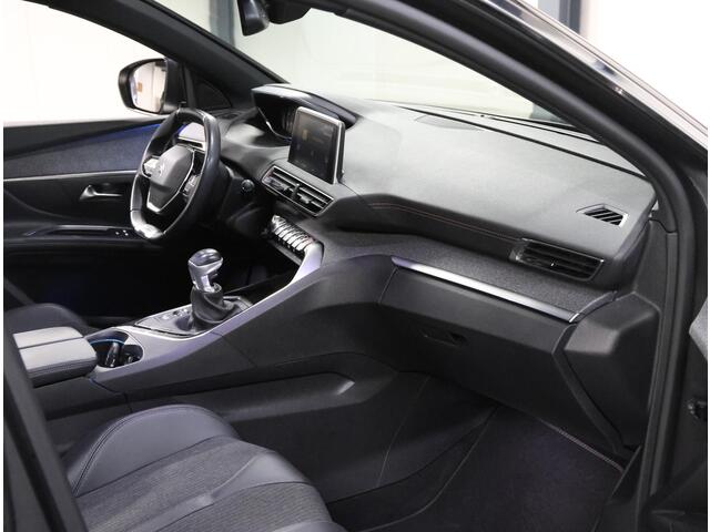 Peugeot 5008 130PK HDI GT-Line | AppleCarPlay/AndroidAuto | Cruise Control | Climate Control | Camera | Schuifkanteldak | 7 PERSOONS! | Navigatie | Isofix | Parkeersensoren | FULL LED | Two-Tone |