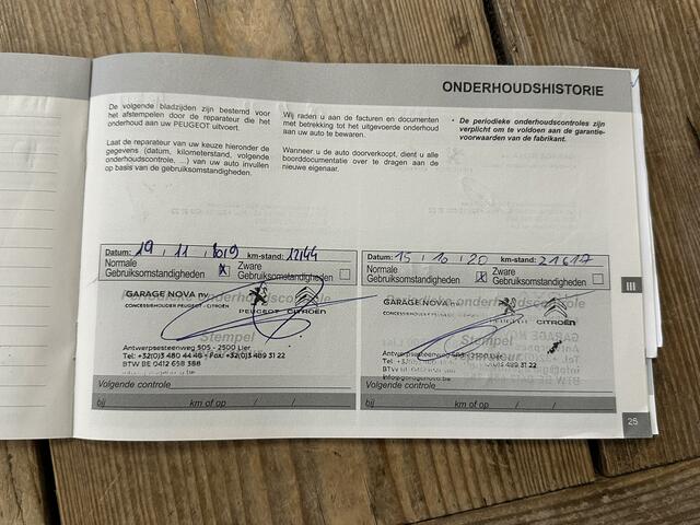 Peugeot 5008 1.2 PureTech Allure Avantage 7 PERSOONS PANORAMADAK VOL LEDER AFN. TREKHAAK STOELVERWARMING CRUISE CONTROL NAVIGATIE 3010