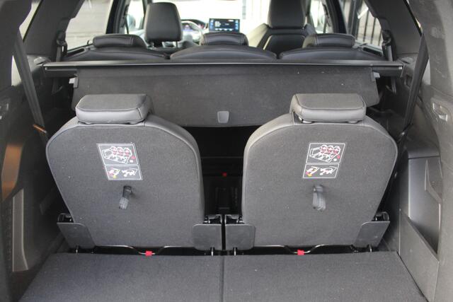 Peugeot 5008 1.2 PureTech GT-Line 7-zits Navigatie/18 Inch L.M Velgen/Parkeersensoren V&A/Parkeer Camera/Bluetooth/Cruise Control/Lane Assist/Digital Desk/Full Options.