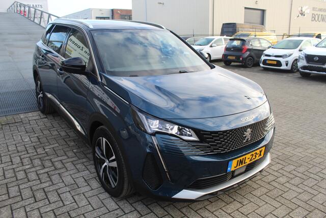 Peugeot 5008 1.2 PureTech GT-Line 7-zits Navigatie/18 Inch L.M Velgen/Parkeersensoren V&A/Parkeer Camera/Bluetooth/Cruise Control/Lane Assist/Digital Desk/Full Options.