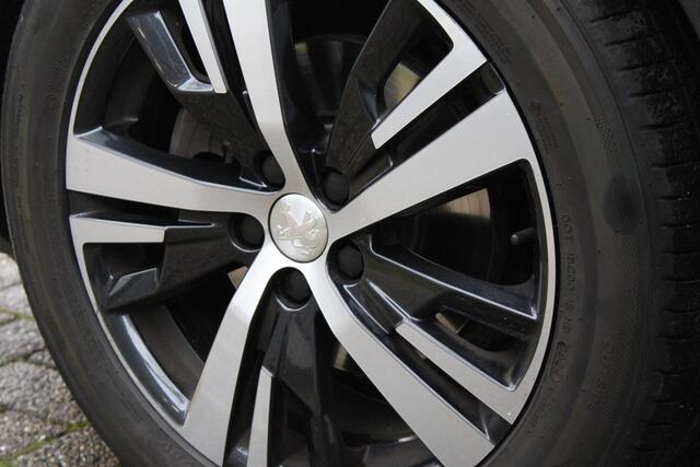 Peugeot 5008 1.6 e-THP GT-Line 7 Zitplaatsen - Lederen bekleding - LED verlichting