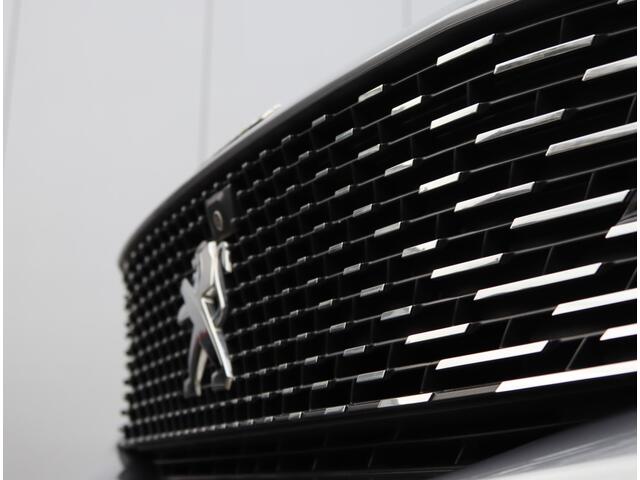 Peugeot 5008 1.2 PureTech Blue Lease GT | Trekhaak | Massage | Focal | NAP