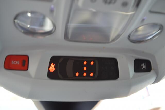 Peugeot 5008 zitplaatsen, Camera voor en 1.2 PureTech Allure