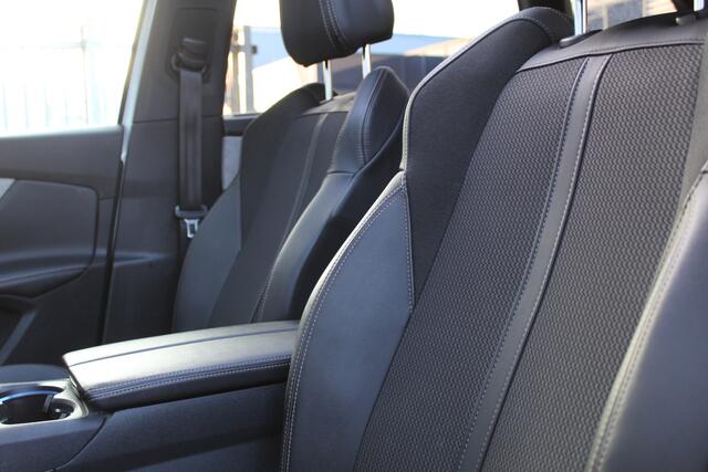 Peugeot 5008 1.2 PureTech GT 7p Automaat | Trekhaak | Camera | BLIS |