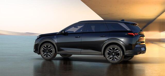 Peugeot 5008 1.2 Hybrid 145 GT | NIEUW | Uit voorraad leverbaar! | Panorama dak | Alcantara bekleding | Camera rondom | Stoelverwarming voor en achter | Elektrisch verstelbare voorstoelen | Dodehoek detectie | Elektrische Kofferklep