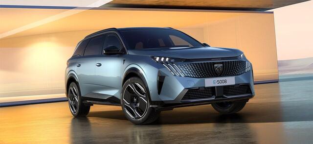 Peugeot 5008 e-5008 GT Exclusive 73 kWh | NIEUW | Uit voorraad leverbaar! | Stoelverkoeling | Panorama Dak | Nappa Leder | Camera Rondom | Stoelverwarming Voor & Achter | Elektrisch Verstelbare Voorstoelen | Dodehoek Detectie | Elektrische Kofferklep