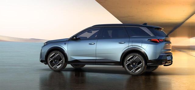 Peugeot 5008 e-5008 GT Exclusive 73 kWh | NIEUW | Uit voorraad leverbaar! | Stoelverkoeling | Panorama Dak | Nappa Leder | Camera Rondom | Stoelverwarming Voor & Achter | Elektrisch Verstelbare Voorstoelen | Dodehoek Detectie | Elektrische Kofferklep