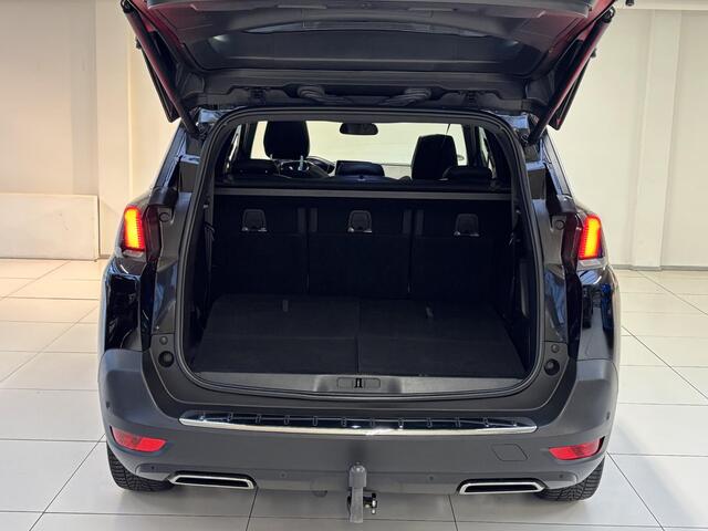 Peugeot 5008 1.6 PureTech GT-Line 7 pers | Panoramadak | Trekhaak afneembaar | Leder | Memory | Stoelverwarming | elektrisch verstelbare stoelen | Navi | Android auto / Apple carplay | Elektrische achterklep | Achteruitrijcamera