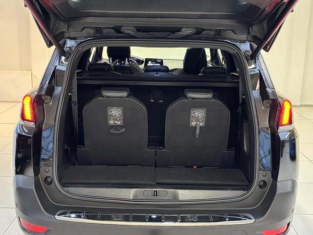 Peugeot 5008 1.6 PureTech GT-Line 7 pers | Panoramadak | Trekhaak afneembaar | Leder | Memory | Stoelverwarming | elektrisch verstelbare stoelen | Navi | Android auto / Apple carplay | Elektrische achterklep | Achteruitrijcamera