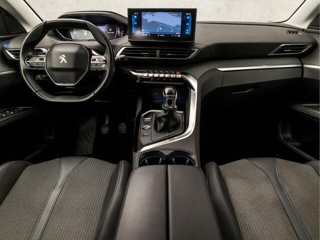 Peugeot 5008 1.2 PureTech Allure 7 Persoons (APPLE CARPLAY, GROOT NAVI, 360 CAMERA, LEDER, ADAPTIVE CRUISE, SPORTSTOELEN, ELEK ACHTERKLEP, KEYLESS, GETINT GLAS, SFEERVERLICHTING, NIEUWSTAAT)