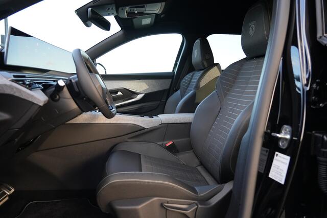 Peugeot 5008 1.2 Hybrid 145 GT 7p 145pk Stoelverwarming/Navigatie/360Camera