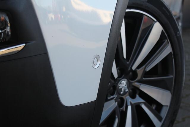 Peugeot 5008 1.2 PureTech Blue Lease Premium Automaat 7 Persoons | Panoramadak | Adaptieve cruise control | Navigatie | Apple Carplay / Android auto | Parkeersensoren rondom | Lichtmetalen velgen | Rijstrooksensor | Keyless entry + start | Rijk uitgevoerde 7 zitter! |