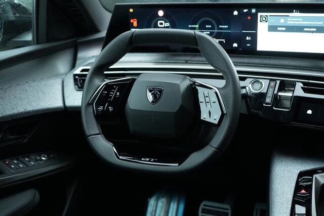 Peugeot 5008 1.2 Hybrid 145 GT 7p 145pk Stoelverwarming/Navigatie/360Camera