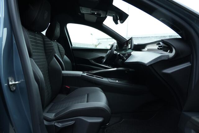 Peugeot 5008 1.2 Hybrid 145 GT 7p 145pk Stoelverwarming/Navigatie/360Camera