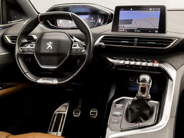 Peugeot 5008 1.2 PureTech GT-Line Deluxe (PANORAMADAK, APPLE CARPLAY, GROOT NAVI, 360 CAMERA, FOCAL AUDIO, BRUIN LEDER, KEYLESS, ELEK ACHTERKLEP, NIEUWSTAAT)