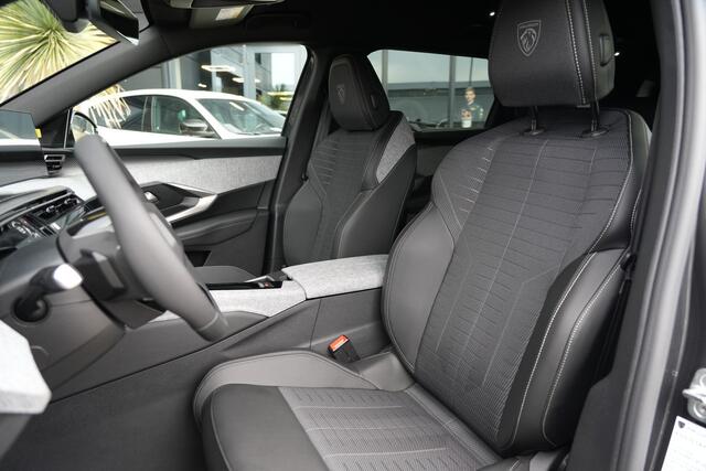 Peugeot 5008 1.2 Hybrid 145 GT 7p 145pk Navigatie/360Camera/Stoelverwarming