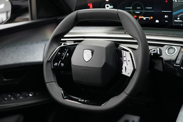 Peugeot 5008 1.2 Hybrid 145 GT 7p 145pk Navigatie/360Camera/Stoelverwarming