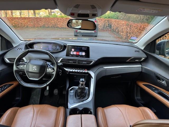 Peugeot 5008 1.2 PURE TECH EXECUTIVE/7 PERSOONS/THAAK/LEER/NAVI/APK