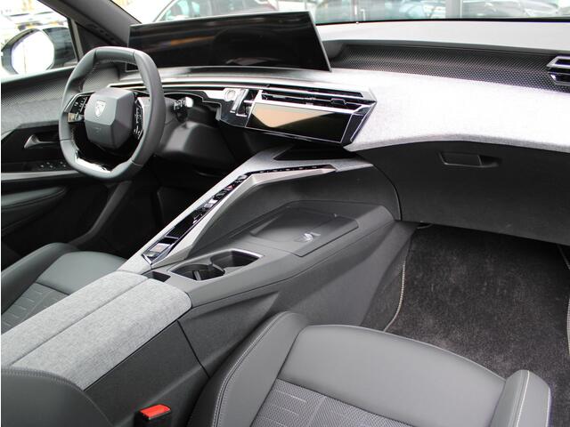 Peugeot 5008 1.2 Hybrid 136 GT | Navi / Camera / Climate