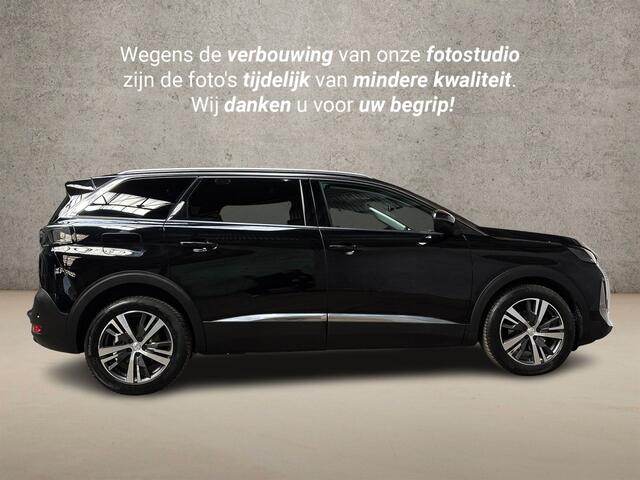 Peugeot 5008 1.2 PureTech Allure 7 Persoons (APPLE CARPLAY, GROOT NAVI, 360 CAMERA, LEDER, SPORTSTOELEN, GETINT GLAS, TREKHAAK, ELEK ACHTERKLEP, NIEUWSTAAT)