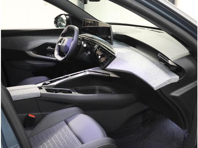 Peugeot 5008 e-5008 Allure Avantage 73 kWh | VOORRAAD | Panoramic Navigation Pack | Seat Pack | 360 Vision & Drive Assist Pack |