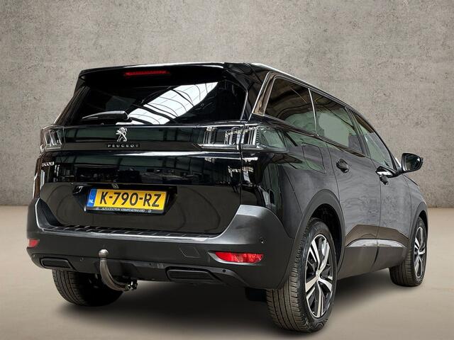 Peugeot 5008 1.2 PureTech Allure Sport 7 Persoons Automaat (APPLE CARPLAY, GROOT NAVI, LEDER, STOELVERWARMING, 360 CAMERA, SPORTSTOELEN, GETINT GLAS, TREKHAAK, ADAPTIVE CRUISE, NIEUWSTAAT)