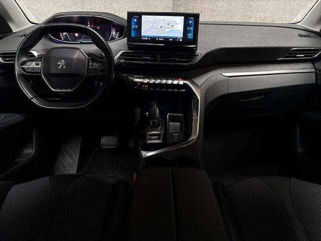 Peugeot 5008 1.2 PureTech Allure Sport 7 Persoons Automaat (APPLE CARPLAY, GROOT NAVI, LEDER, STOELVERWARMING, 360 CAMERA, SPORTSTOELEN, GETINT GLAS, TREKHAAK, ADAPTIVE CRUISE, NIEUWSTAAT)