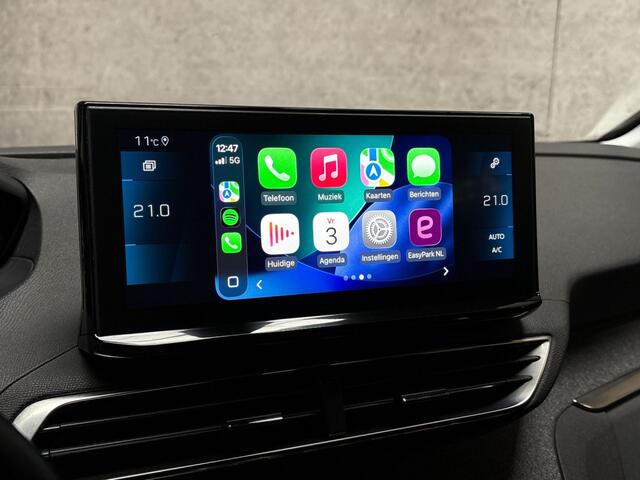 Peugeot 5008 1.2 PureTech Allure Sport 7 Persoons Automaat (APPLE CARPLAY, GROOT NAVI, LEDER, STOELVERWARMING, 360 CAMERA, SPORTSTOELEN, GETINT GLAS, TREKHAAK, ADAPTIVE CRUISE, NIEUWSTAAT)