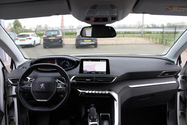 Peugeot 5008 1.2 PureTech Bl. L. Premium Led/Trekhaak/7p/Focal