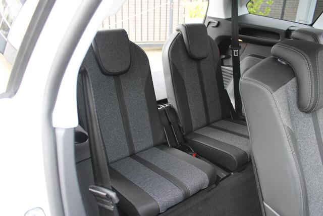 Peugeot 5008 1.2 PureTech Bl. L. Premium Led/Trekhaak/7p/Focal