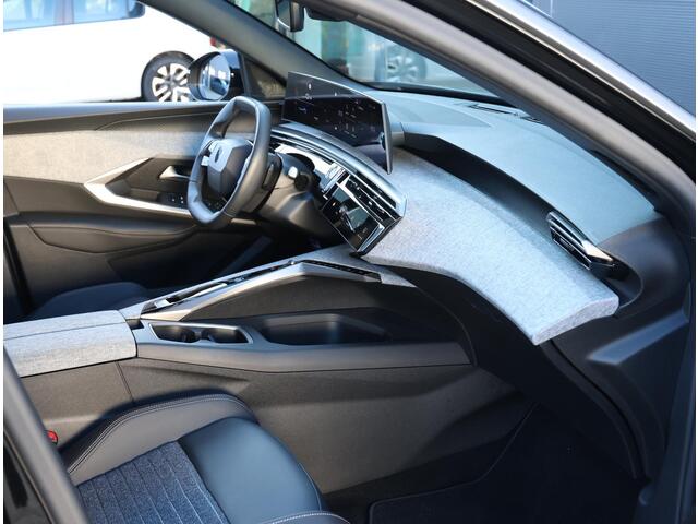 Peugeot 5008 e-5008 SUV Allure Avantage 73 kWh 205PK | 1ste eigenaar | ACCURAPPORT 97% | AppleCarplay/AndroidAuto | Stoel/StuurVerwarming | Rondomzicht camera | LED | Keyless | Navigatie | Adaptieve Cruise Control | 7-zits | Warmtepomp | Privacy Glass | Isofix | Parke