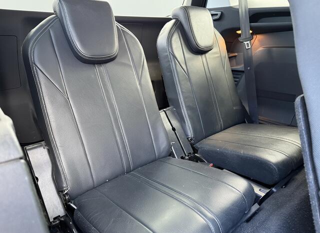 Peugeot 5008 130pk PT Premium 7p., Camera | Trekhaak | 19inch