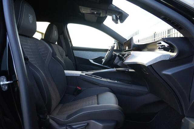 Peugeot 5008 1.2 Hybrid 145 GT 7p 145pk Stoelverwarming/Navigatie/360Camera