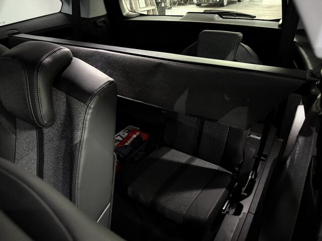 Peugeot 5008 1.2 PureTech Allure 7P Camera, Navi, Half leder, Virtual desk, Apple carplay, Stoelverwarming, Sport stand, Lichtmetalen velgen