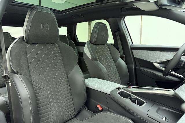 Peugeot 5008 1.6 Plug-in Hybrid 195 GT Exclusive | Panoramadak | ACC met Stop/Go | ECC | Apple Carplay/Android Auto | Lederen Voor- & Achterstoelen Verwarmd | 20" lm-velgen | Trekhaak
