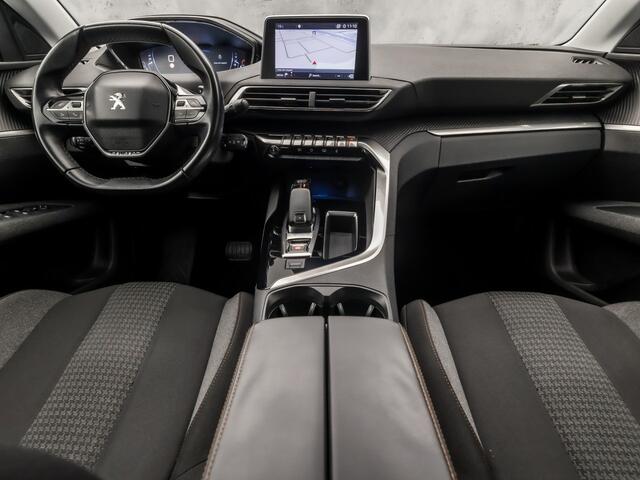 Peugeot 5008 1.2 PureTech Sport 7 Persoons Automaat (APPLE CARPLAY, GROOT NAVI, 360 CAMERA, GETINT GLAS, SPORTSTOELEN, CRUISE, LANE ASSIST, NIEUWE APK, NIEUWSTAAT)