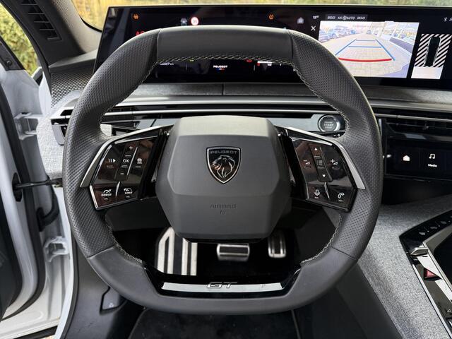 Peugeot 5008 1.2 Hybrid 145 GT | Automaat | Achteruitrijcamera | Apple carplay | Electronic climate control | Navigatie systeem full map | Voorstoelen en stuurwiel verwarmd