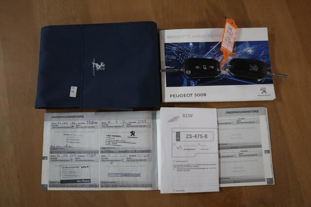Peugeot 5008 1.2 PureTech Blue Lease Executive | Nieuw binnen | Automaat | 7P