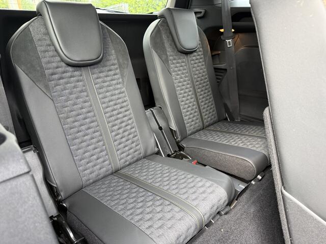 Peugeot 5008 130pk PT Road Trip 7p., Camera | Navi & CarPlay