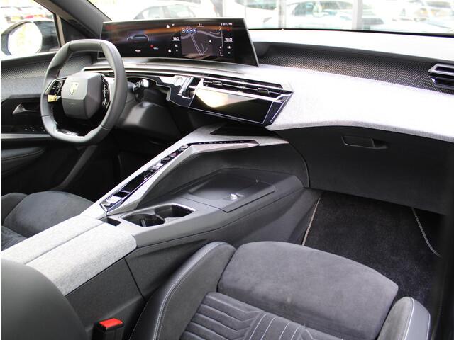 Peugeot 5008 1.2 Hybrid 136 GT Automaat | Navi / Camera / 8jr garantie