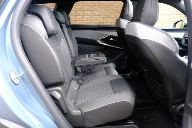 Peugeot 5008 1.2 Hybrid 145pk e-DCS6 GT 7 Persoons | Navi | App Connect | Adaptive Cruise | Panoramadak | Camera | Keyless | Stoelverwarming | Elektrische Achterklep | PDC