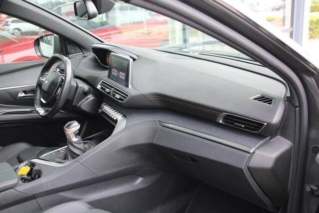 Peugeot 5008 1.2 PureTech 130pk GT-Line 7-zits Airco Navi Panoramadak 360 Camera Trekhaak